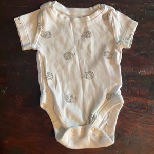 Old Navy Onesie 0-3 month